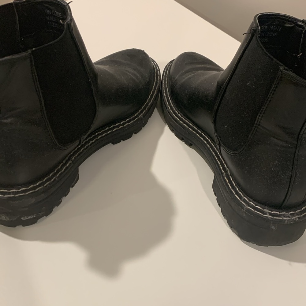 Boots - Picture 5 of 5